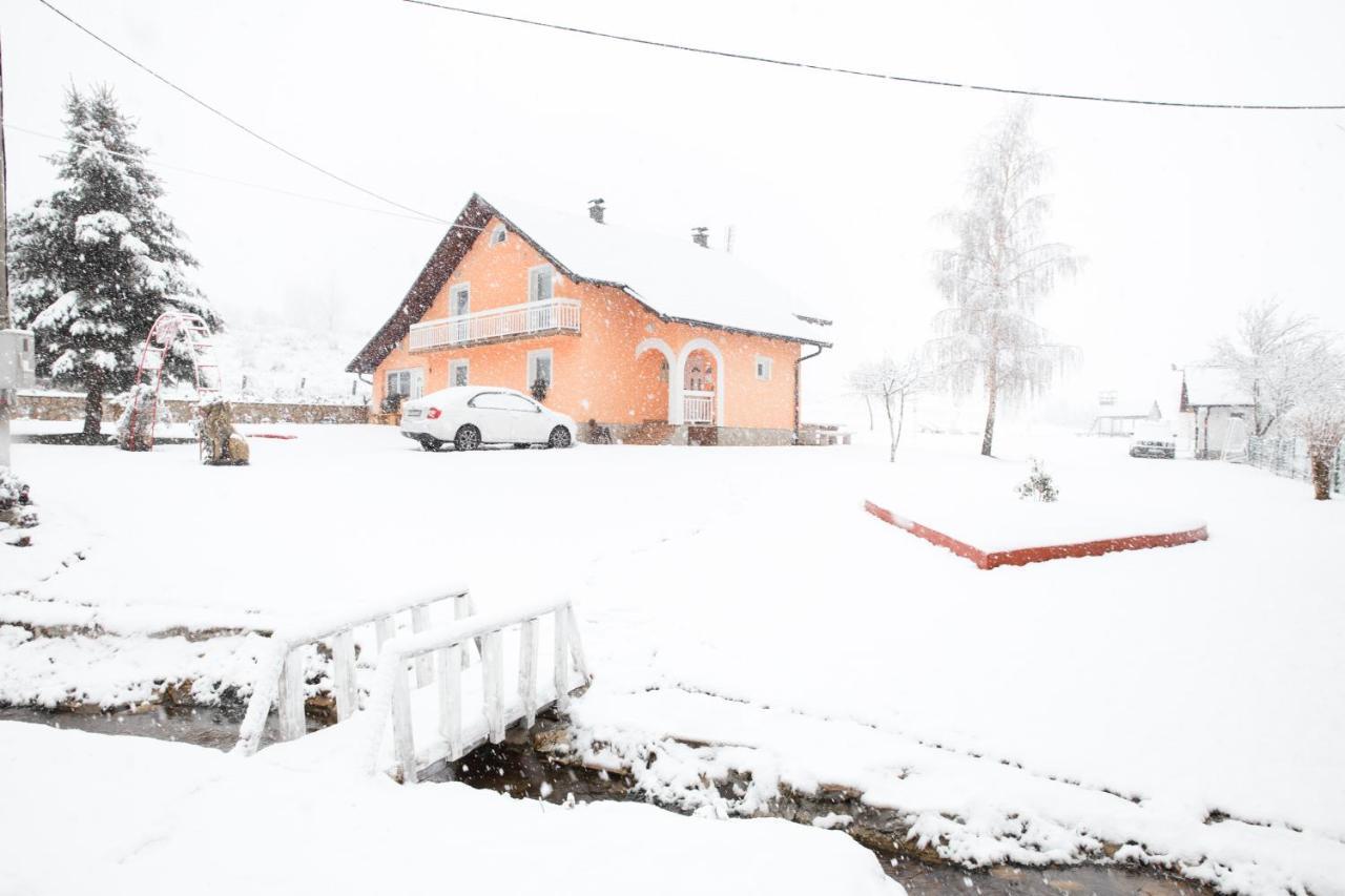 Lake House Bebic คูเปรส ภายนอก รูปภาพ