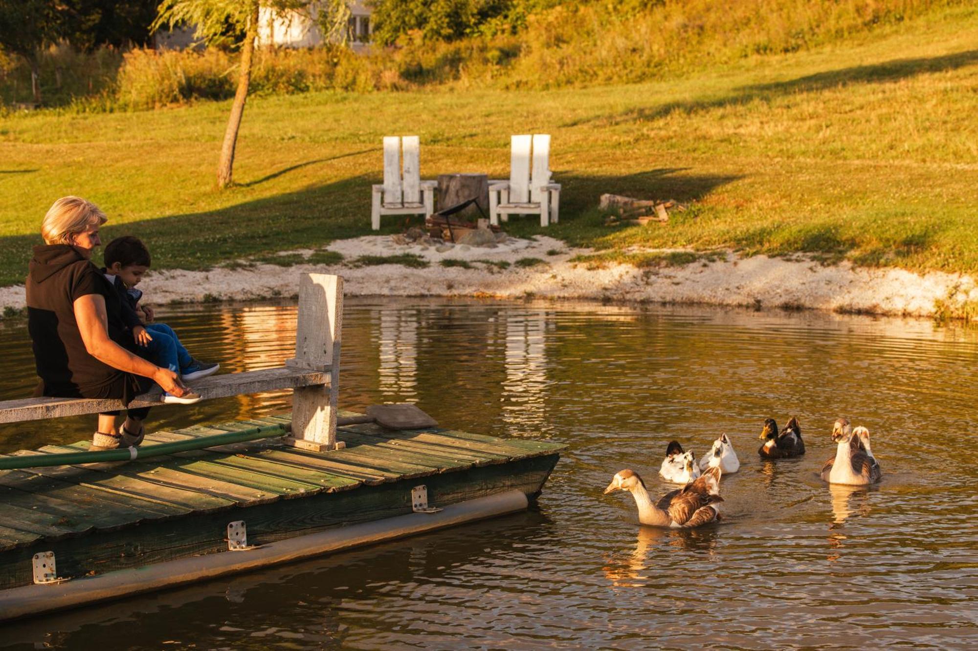 Lake House Bebic คูเปรส ภายนอก รูปภาพ
