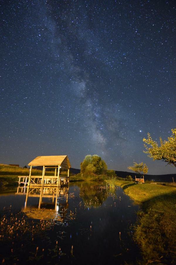 Lake House Bebic คูเปรส ภายนอก รูปภาพ